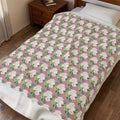 Floral Velveteen Plush Blanket — Pink Rose Pattern, Cozy Decorative Throw for Bedroom & Living Room